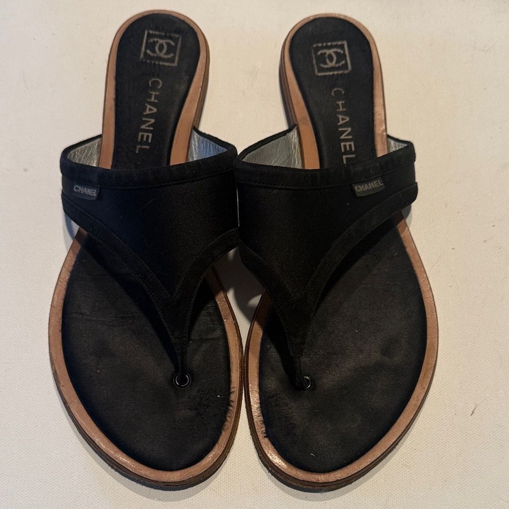 CHANEL Elegant Black Women's Sandals
